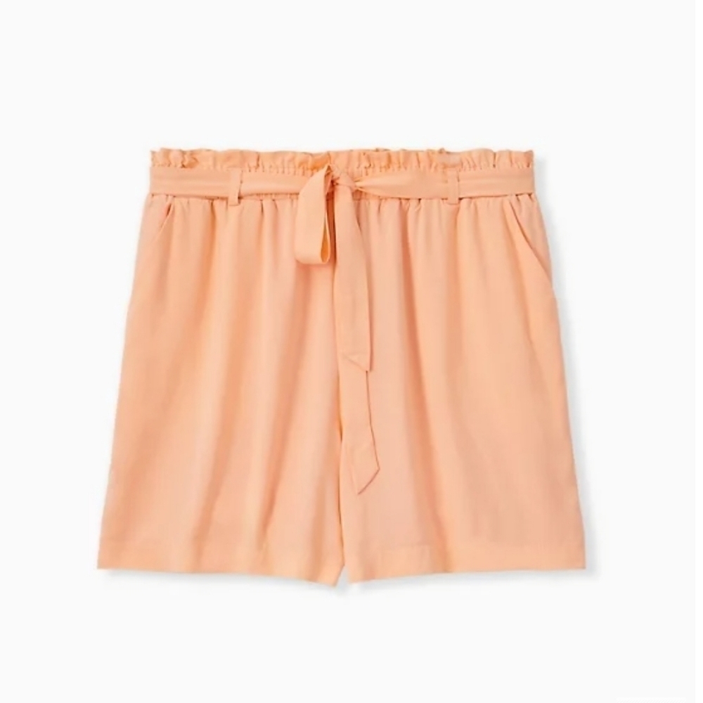 TORRID SELF TIE PAPERBAG WAIST MID SHORT - CHALLIS PEACH 2x